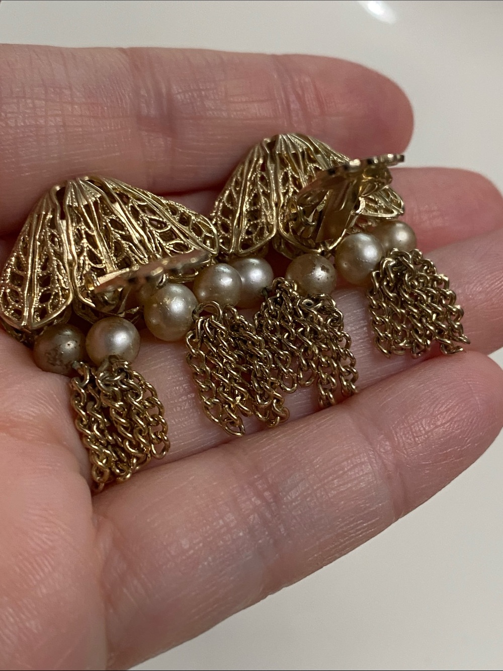 VTG Gold Filigree Pearl Tassel Cha Cha Drop Clip Earrings - Picture 4 of 4